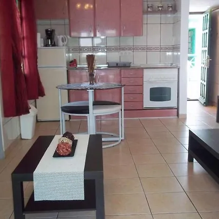 Apartamento Puerto Del Carmen Sleeps 2 Pool Wifi *